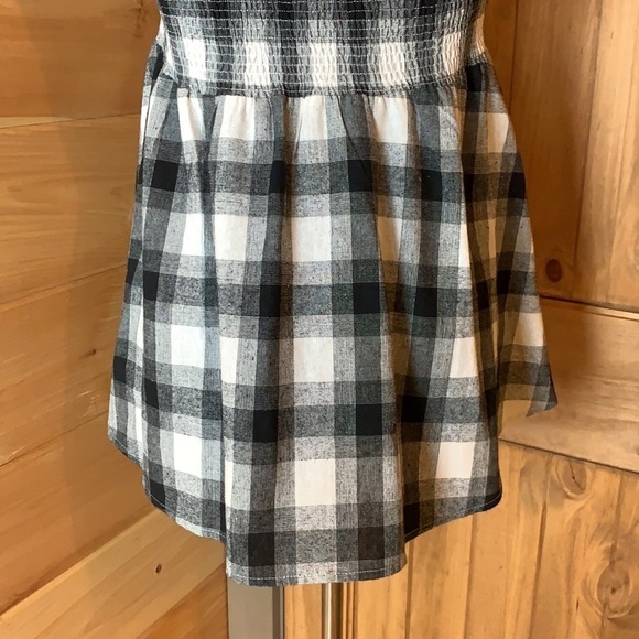 Listicle black & white plaid strapless top Size Medium - Picture 4 of 11